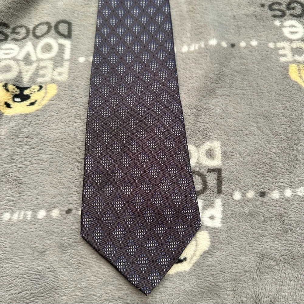 Claiborne 100% Silk Diamond Print Tie